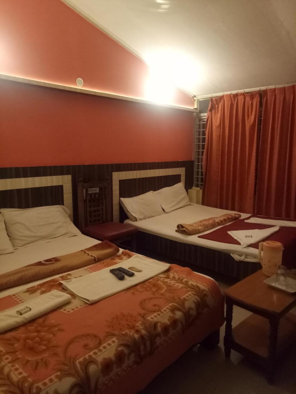 Hotel Sangeeth Lodging مَسّور المظهر الخارجي الصورة