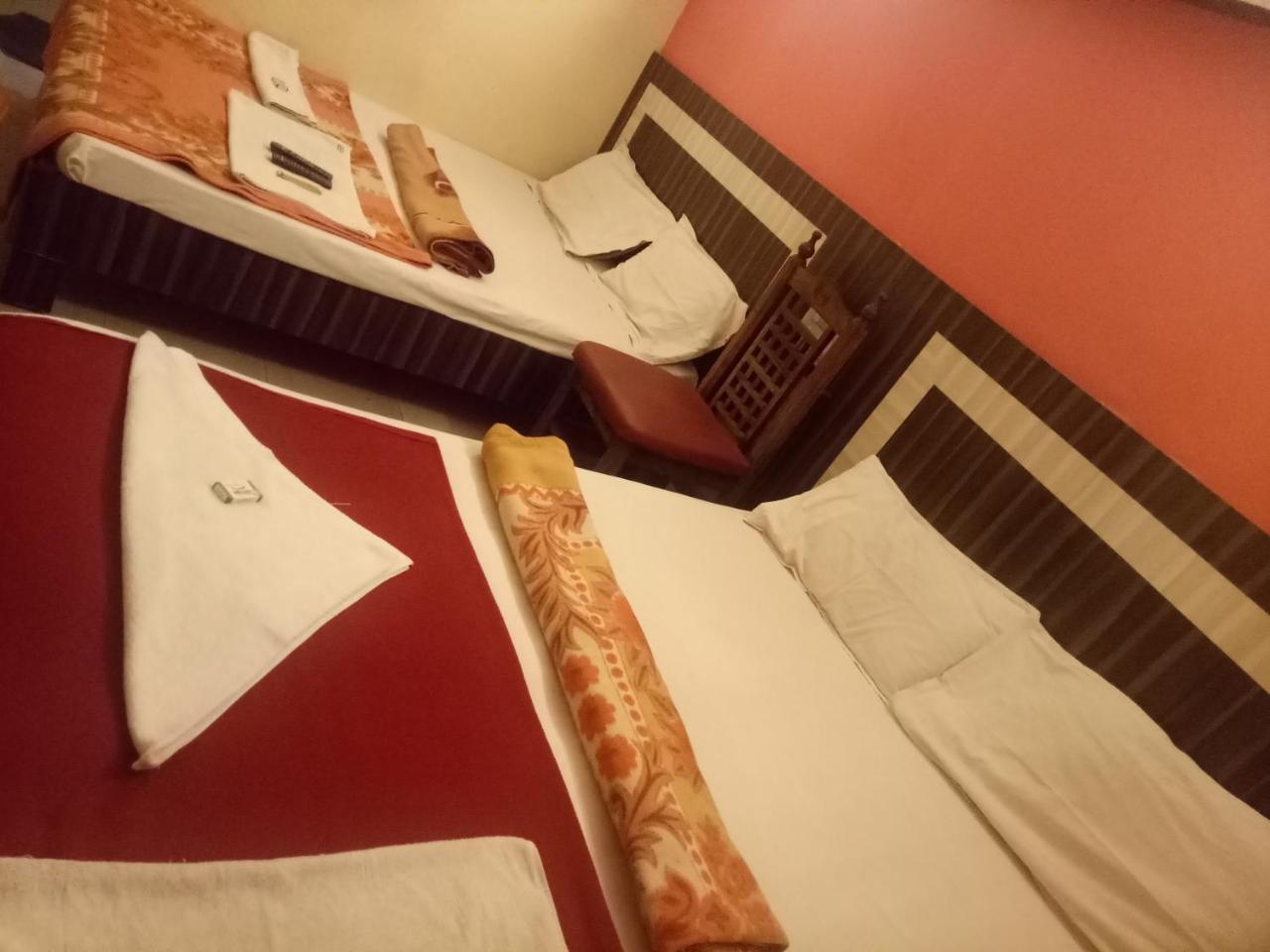 Hotel Sangeeth Lodging مَسّور المظهر الخارجي الصورة