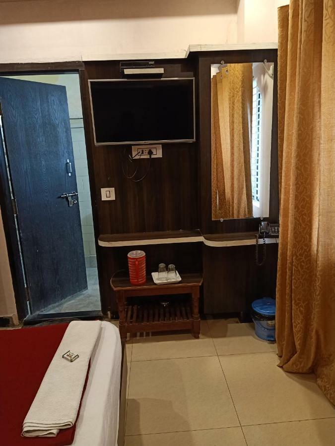 Hotel Sangeeth Lodging مَسّور المظهر الخارجي الصورة